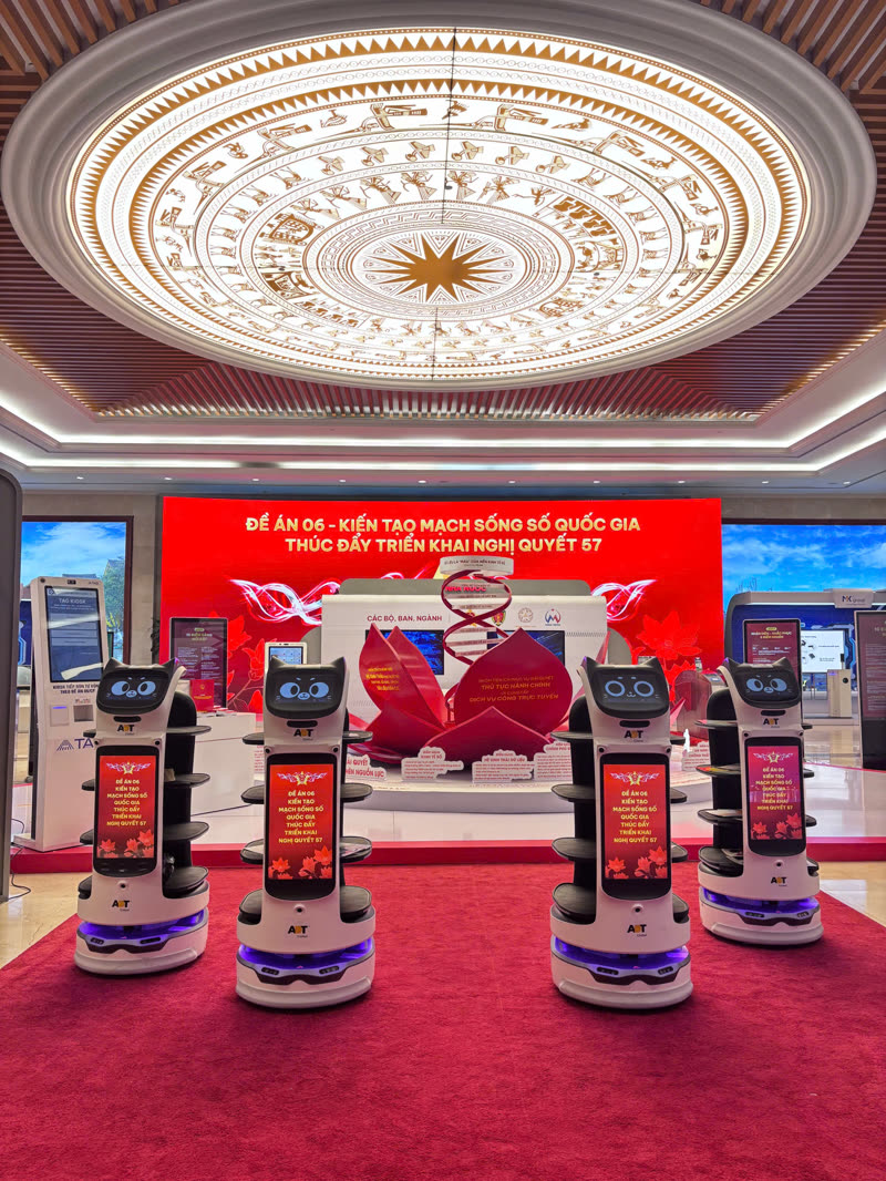 Đội hình robot tại triển lãm Đề án 06 Văn phòng Chính phủ
